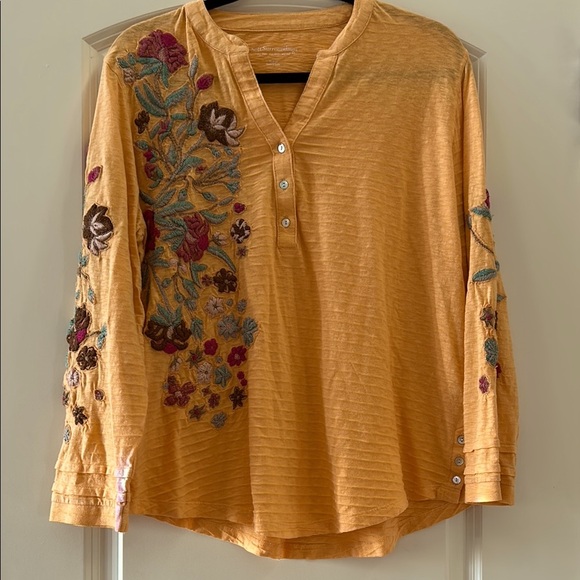 Soft Surroundings Tops - Soft Surroundings floral embroidered v neck 3 button top. XL. 100% cotton